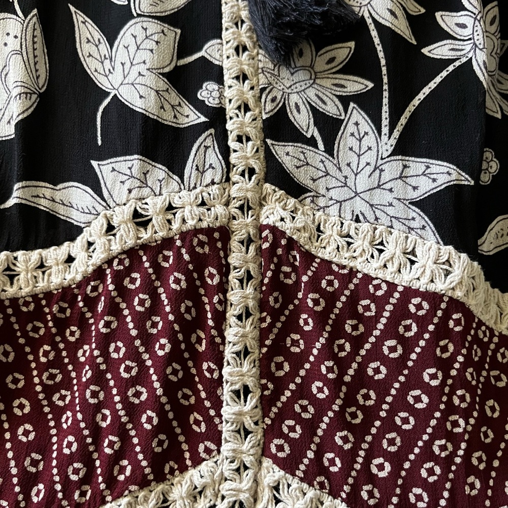 “Floreat” Black Grassland Floral MIDI dress. - Picture 8 of 9